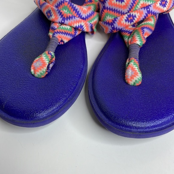 Sanuk flip flops size 4-5 - Picture 3 of 6